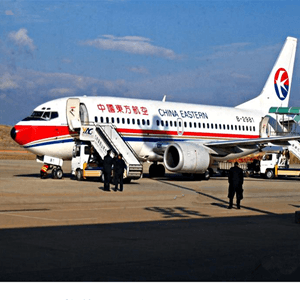 成都天府航空托运航空快运业稳步发展的原因是什么？